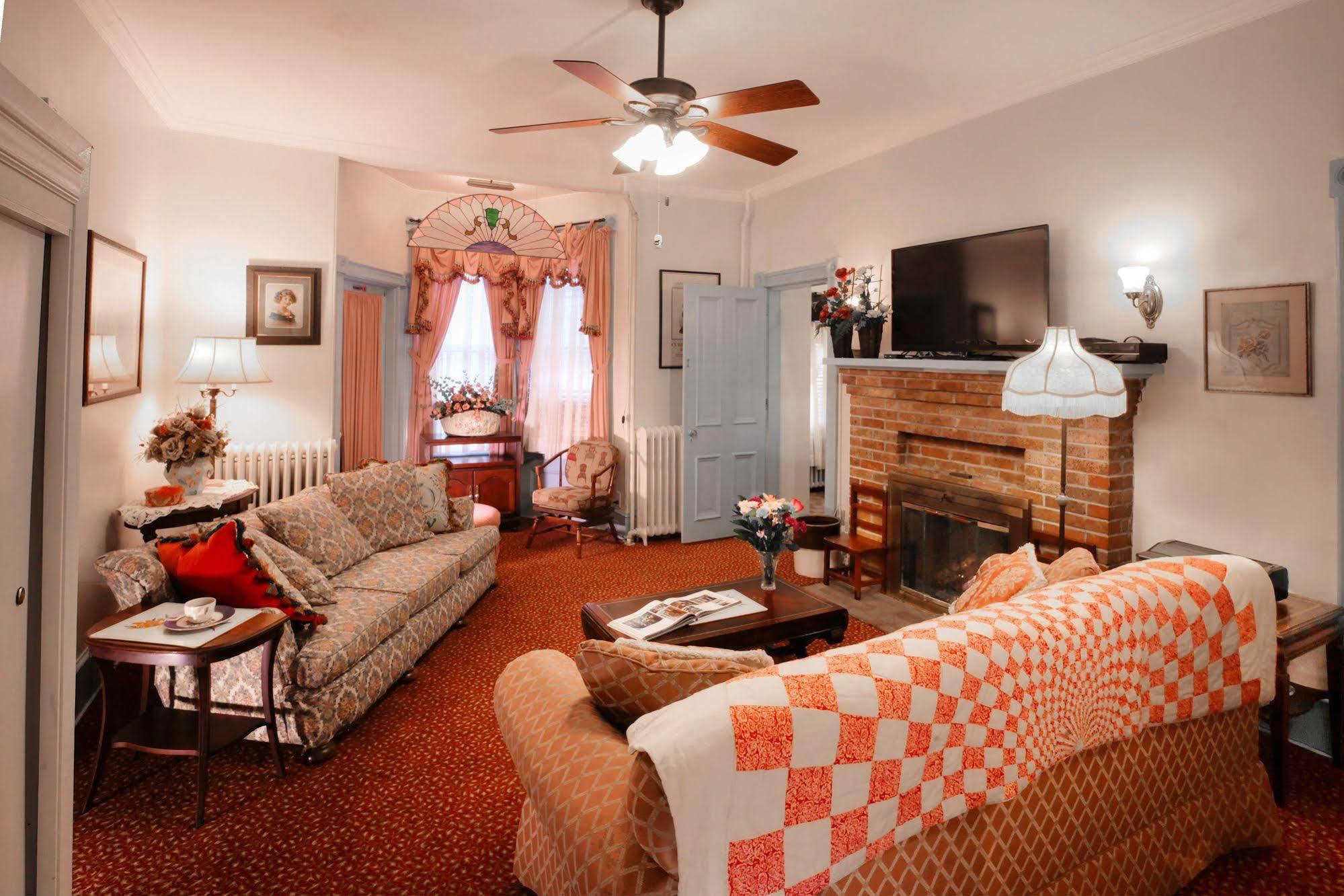 Antoinette'S Apartments & Suites Cape May Dış mekan fotoğraf